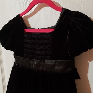 Girls Old Navy black velvet-like dress size 4t